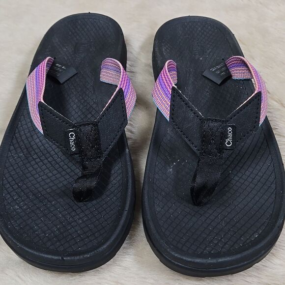 CHACO PINK AND BLACK LOWDOWN FLIP FLOPS, SIZE 8 - Picture 2 of 6
